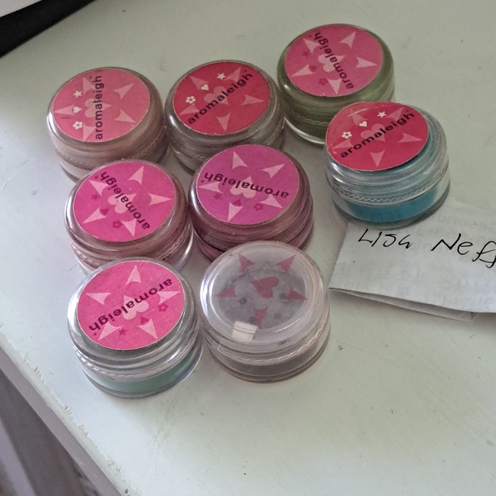 Eight (8) Aromaleigh discontinued eyeshadow bundle